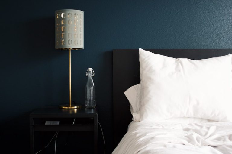 Enhance Your Bedroom with a Fresh Green Table Lamp