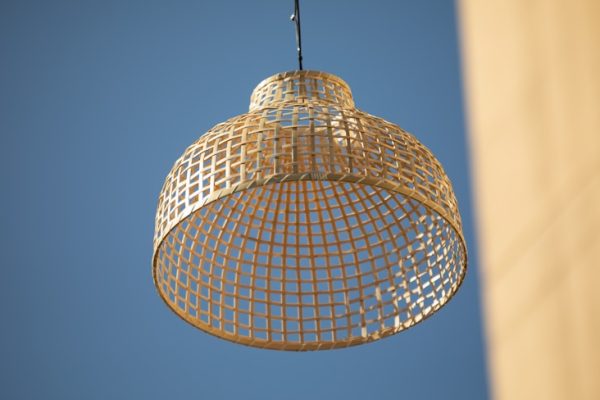 Photo Artistic woven pendant light for kitchen