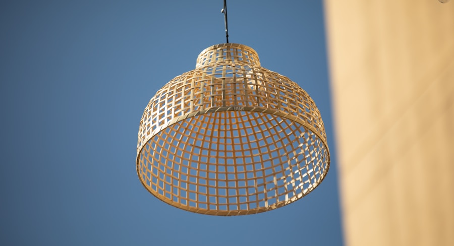 Photo Artistic woven pendant light for kitchen