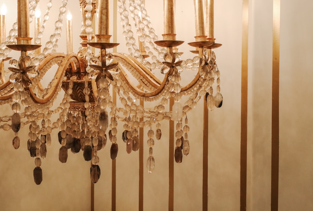 Photo Cocoon Bedroom Chandelier